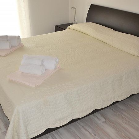 Residenza Alle Torri With Pool Торри-дель-Бенако Экстерьер фото