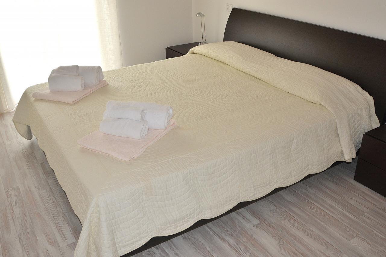Residenza Alle Torri With Pool Торри-дель-Бенако Экстерьер фото