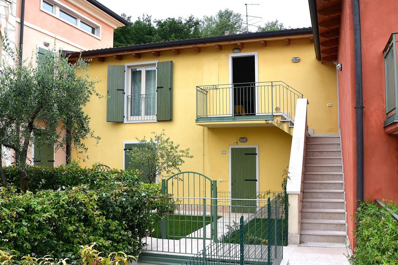 Residenza Alle Torri With Pool Торри-дель-Бенако Экстерьер фото