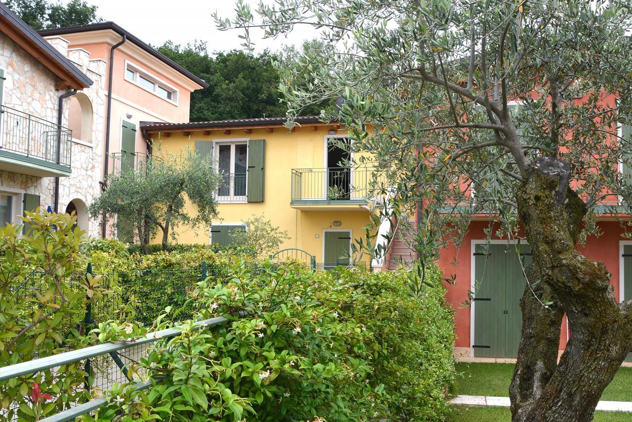 Residenza Alle Torri With Pool Торри-дель-Бенако Экстерьер фото